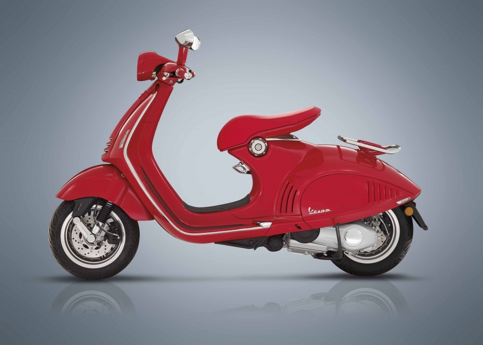 Piaggio Vespa 946 phiên bản từ thiện RED có giá 405 triệu VNĐ piaggio vespa 946 phien ban tu thien red co gia 405 trieu vnd