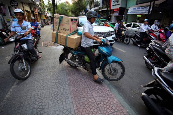 TP Hồ Chí Minh: Đề xuất tăng mức phạt vi phạm giao thông gấp đôi có khả thi? tp ho chi minh de xuat tang muc phat vi pham giao thong gap doi co kha thi