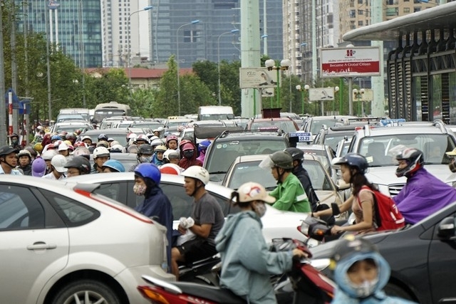 de nghi tp ha noi nghien cuu to chuc lai giao thong tai nga tu trung van to huu