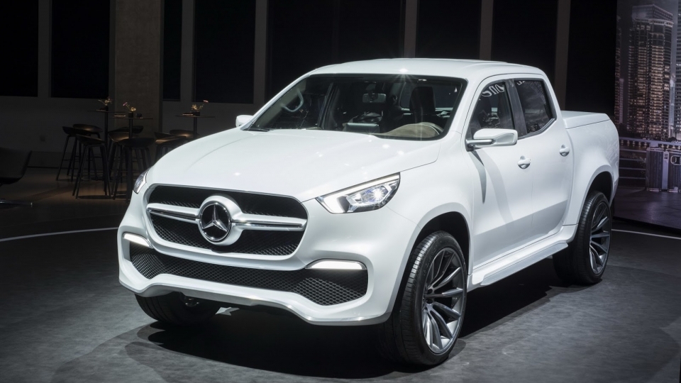 Cận cảnh bộ đôi Mercedes-Benz X-Class và Mercedes-Maybach G650 Landaulet