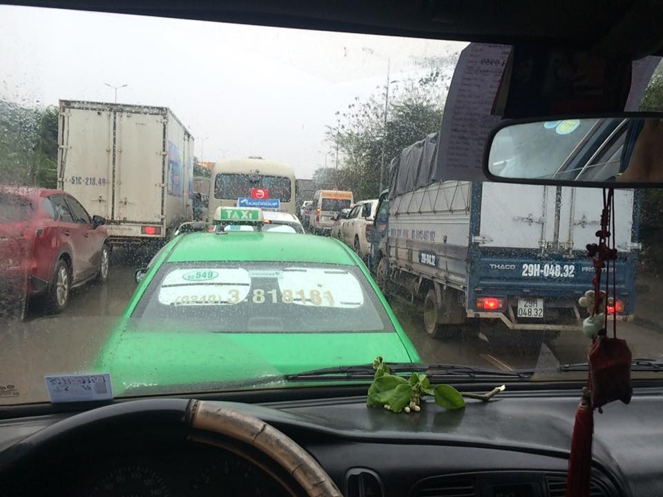 nhieu xe tai va xe container gap tai nan cau thanh tri un tac nghiem trong