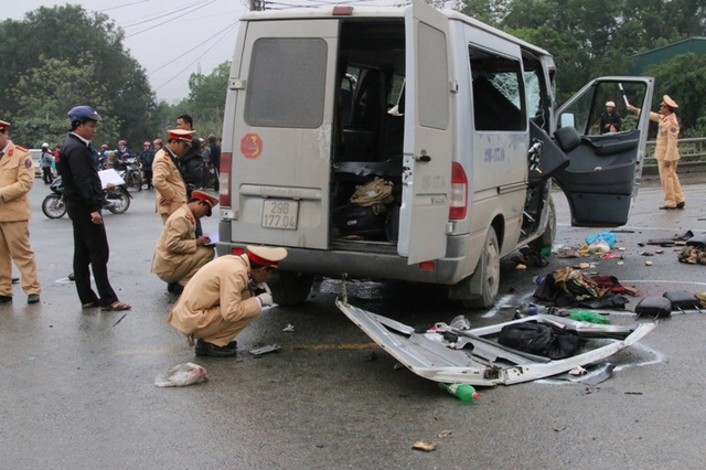 Vụ xe đón dâu gặp nạn: Chuyển hồ sơ sang cơ quan điều tra Quân khu 3 vu xe don dau gap nan chuyen ho so sang co quan dieu tra quan khu 3