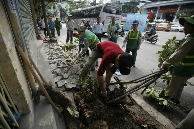 Toạ đàm: Vỉa hè là của công, muốn để xe trước nhà cần phải trả phí toa dam via he la cua cong muon de xe truoc nha can phai tra phi