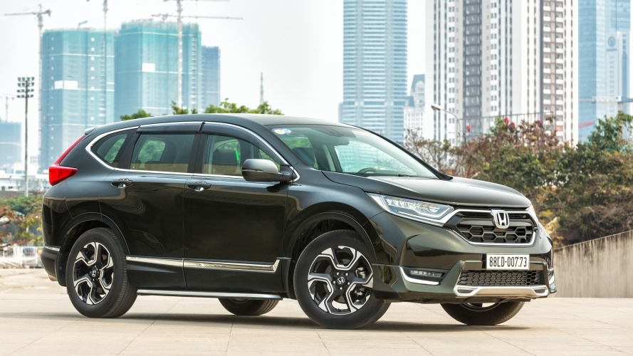 Honda CR-V 7 chỗ "giảm giá" hơn 180 triệu đồng, công bố giá bán Jazz