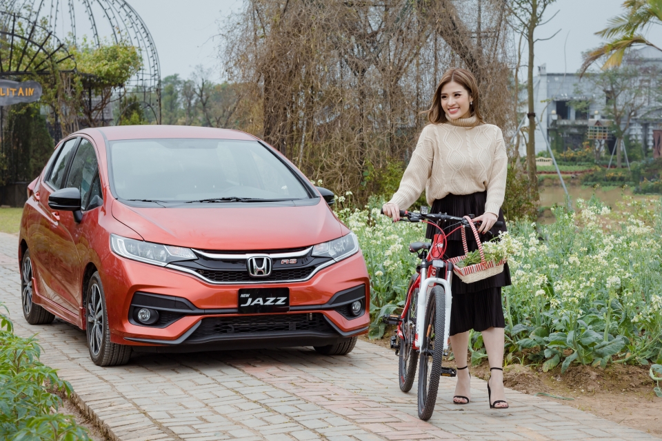 Honda CR-V 7 chỗ "giảm giá" hơn 180 triệu đồng, công bố giá bán Jazz honda cr v 7 cho giam gia hon 180 trieu dong cong bo gia ban jazz