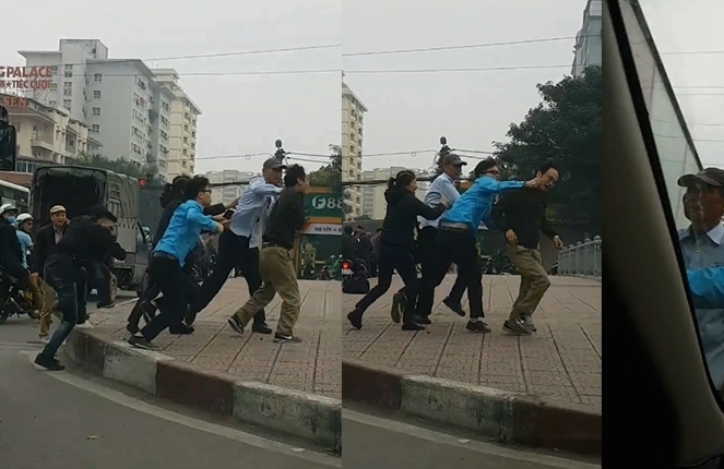 ha noi tam dinh chi lai xe va phu xe buyt xo xat voi tai xe xe tai