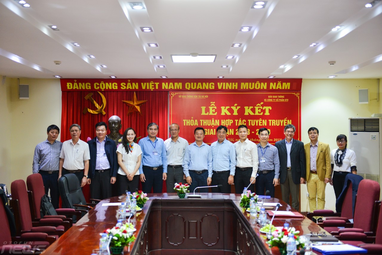 so gtvt ha noi va dien dan otofun hop tac day manh tuyen truyen
