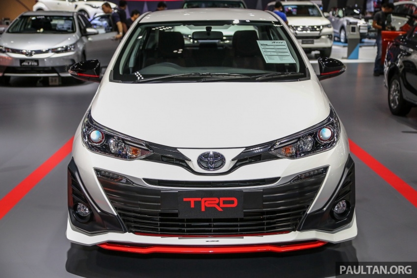 bangkok 2018 toyota yaris moi co them phien ban do the thao trd