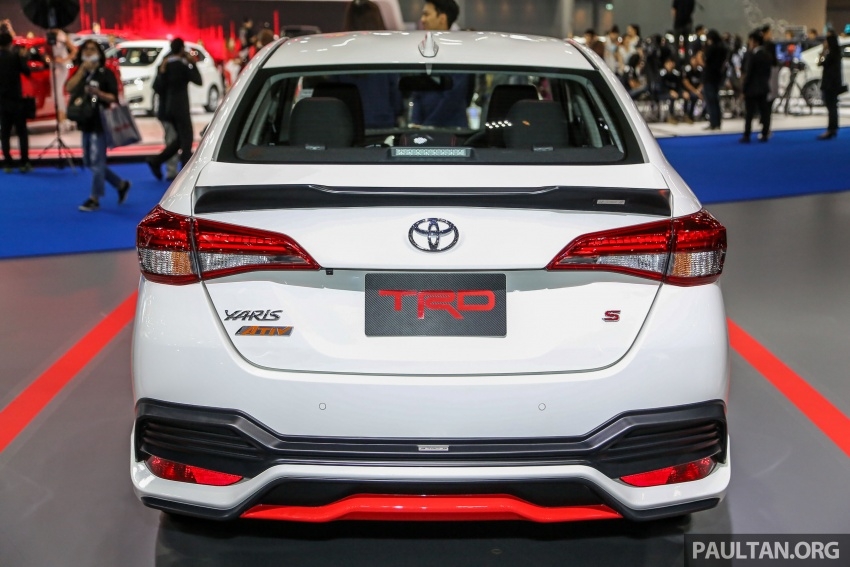 bangkok 2018 toyota yaris moi co them phien ban do the thao trd