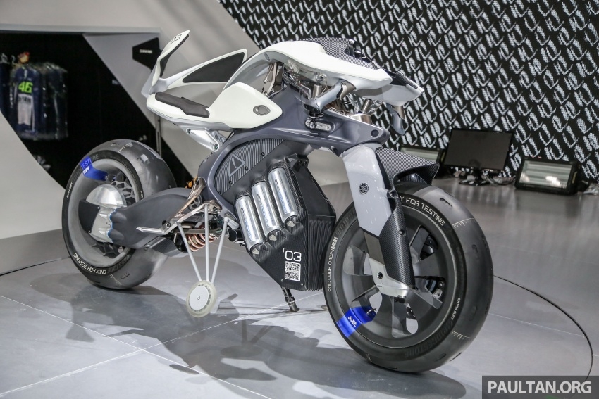 bangkok 2018 anh thuc te bo doi xe may yamaha qbix va motoroid