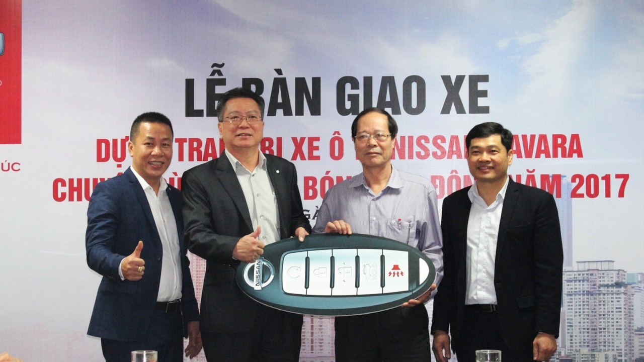 Nissan Việt Nam bàn giao lô xe Navara phục vụ chiếu phim lưu động