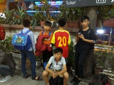 cac ben xe chat nhu nem coi nguoi ve nghi le