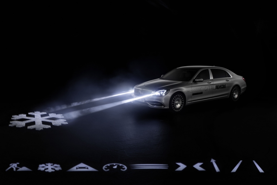 Công nghệ chiếu sáng có thể là "át chủ bài" của Mercedes-Benz trong tương lai cong nghe chieu sang co the la at chu bai cua mercedes benz trong tuong lai
