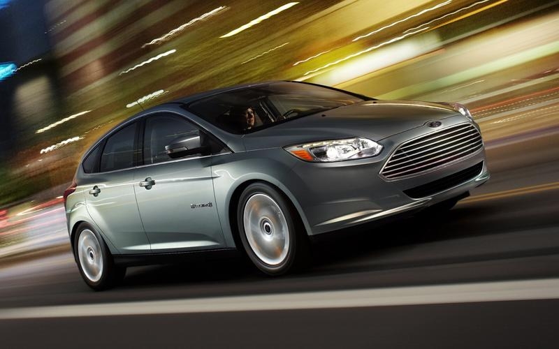 nhin lai chang duong hai thap ky nhieu thang tram cua ford focus