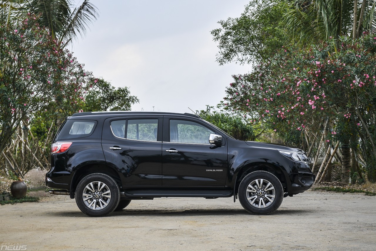 anh thuc te suv 7 cho chevrolet trailblazer 2018 sap ra mat nguoi dung viet