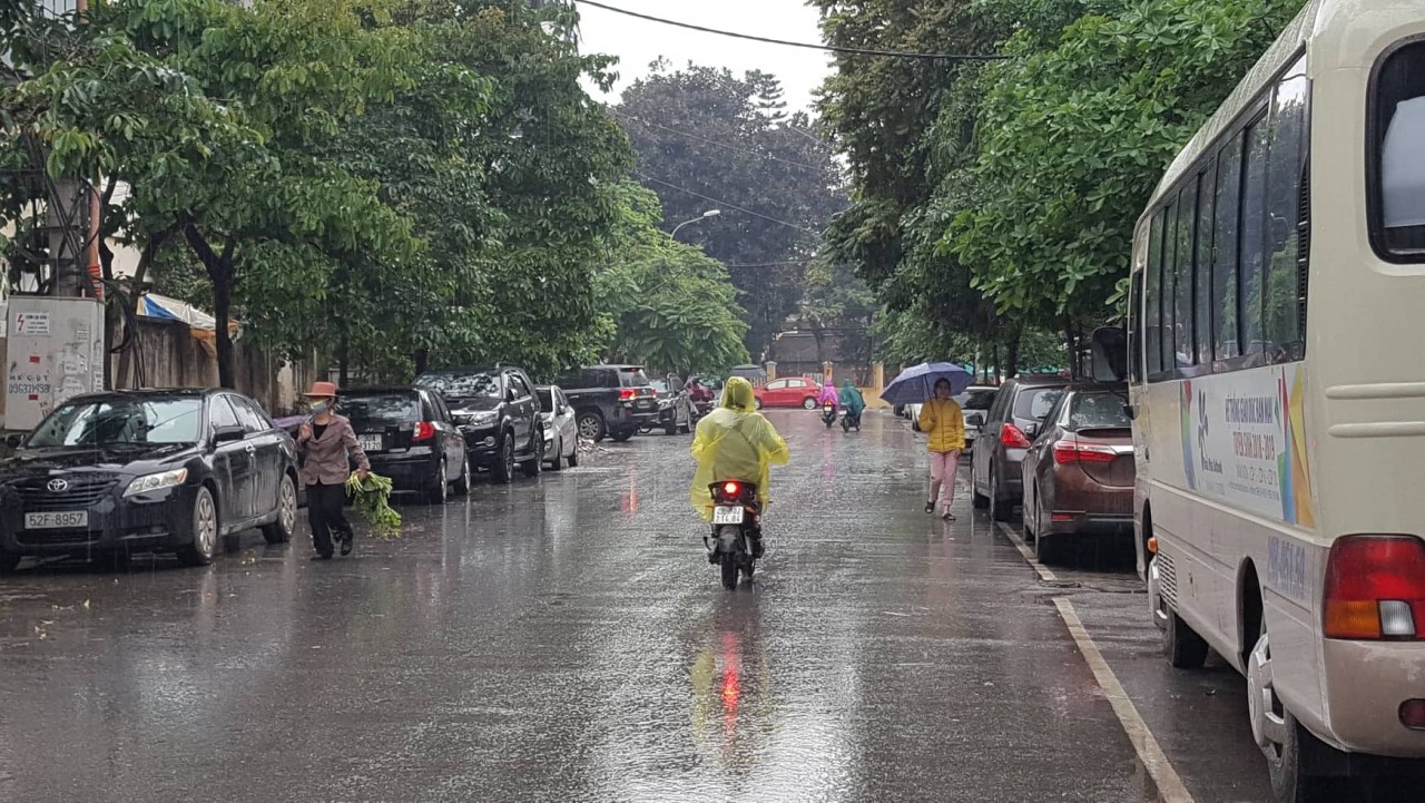 Hà Đông: Tràn lan tình trạng chiếm dụng vỉa hè, lòng đường tại phường Hà Cầu ha dong tran lan tinh trang chiem dung via he long duong tai phuong ha cau