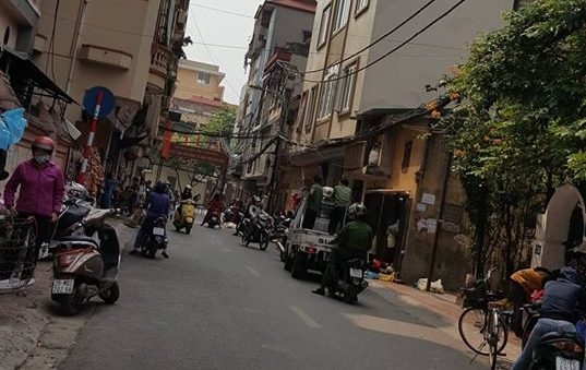 Hà Đông: Tràn lan tình trạng chiếm dụng vỉa hè, lòng đường tại phường Hà Cầu ha dong tran lan tinh trang chiem dung via he long duong tai phuong ha cau