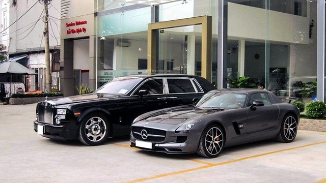 Ô tô sang biếu tặng: Bán tống bán tháo, dỡ showroom vì thua lỗ