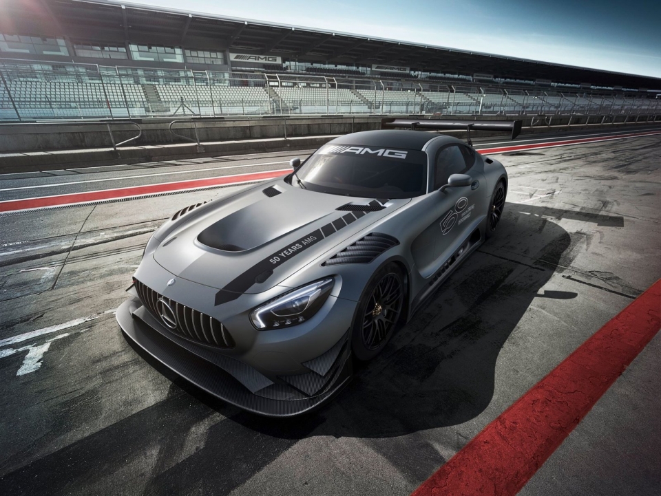 Chiêm ngưỡng chi tiết Mercedes-AMG GT3 Edition 50 với chỉ 5 xe trên toàn cầu soi chi tiet mercedes amg gt3 edition 50 voi chi 5 xe tren toan cau