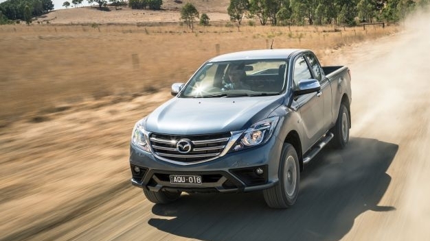 Bán tải Mazda BT-50 thế hệ 2018 nâng cấp về ngoại thất