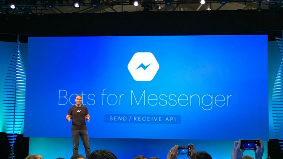 "Mượn" Facebook, taxi truyền thống tuyên chiến với Uber, Grab muon facebook taxi truyen thong tuyen chien voi uber grab