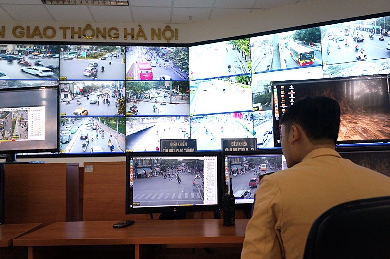 Camera giao thông Hà Nội bắt lỗi kiểu khác lạ camera giao thong ha noi bat loi kieu khac la