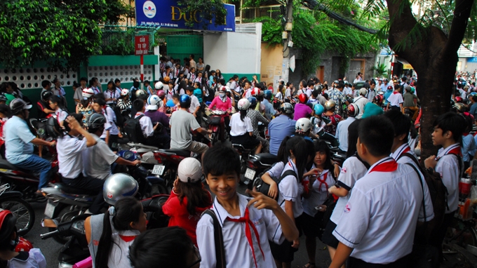 Hà Nội lại đề xuất đổi giờ học, giờ làm ha noi lai de xuat doi gio hoc gio lam