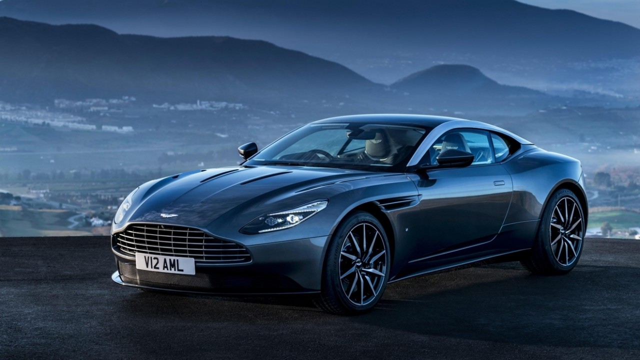 Siêu xe Aston Martin DB11 bán ra chưa bao lâu đã "dính" triệu hồi