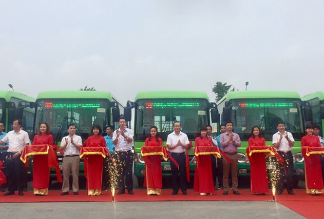 Hà Nội thay toàn bộ xe mới trên tuyến buýt Bách Khoa - Chèm ha noi thay toan bo xe moi tren tuyen buyt bach khoa chem