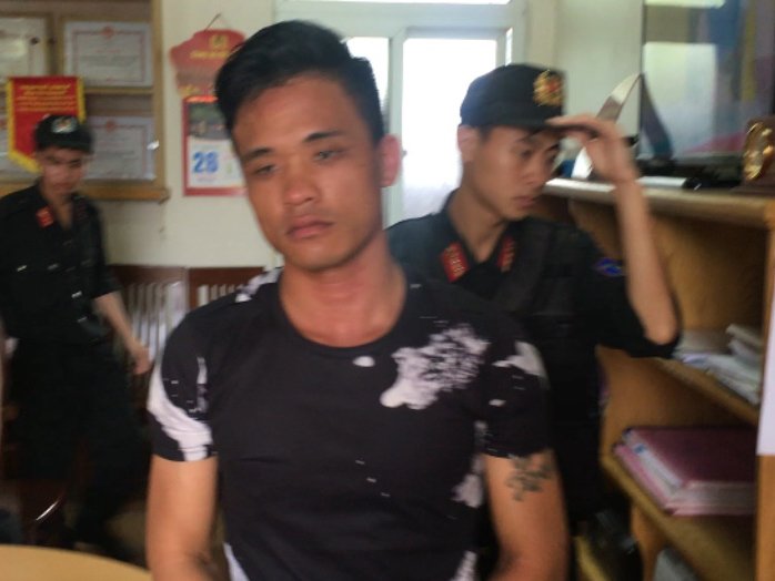 quang ninh lai xe dien 3 lan chong lenh csgt dam hong xe chuyen dung