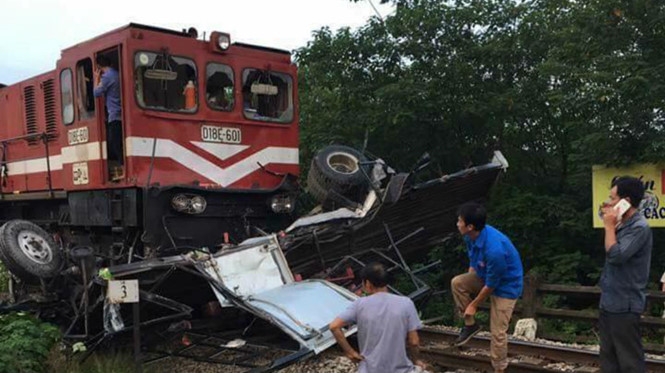 ha noi va vao tau hoa xe tai bep rum