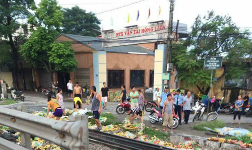 ha noi va vao tau hoa xe tai bep rum