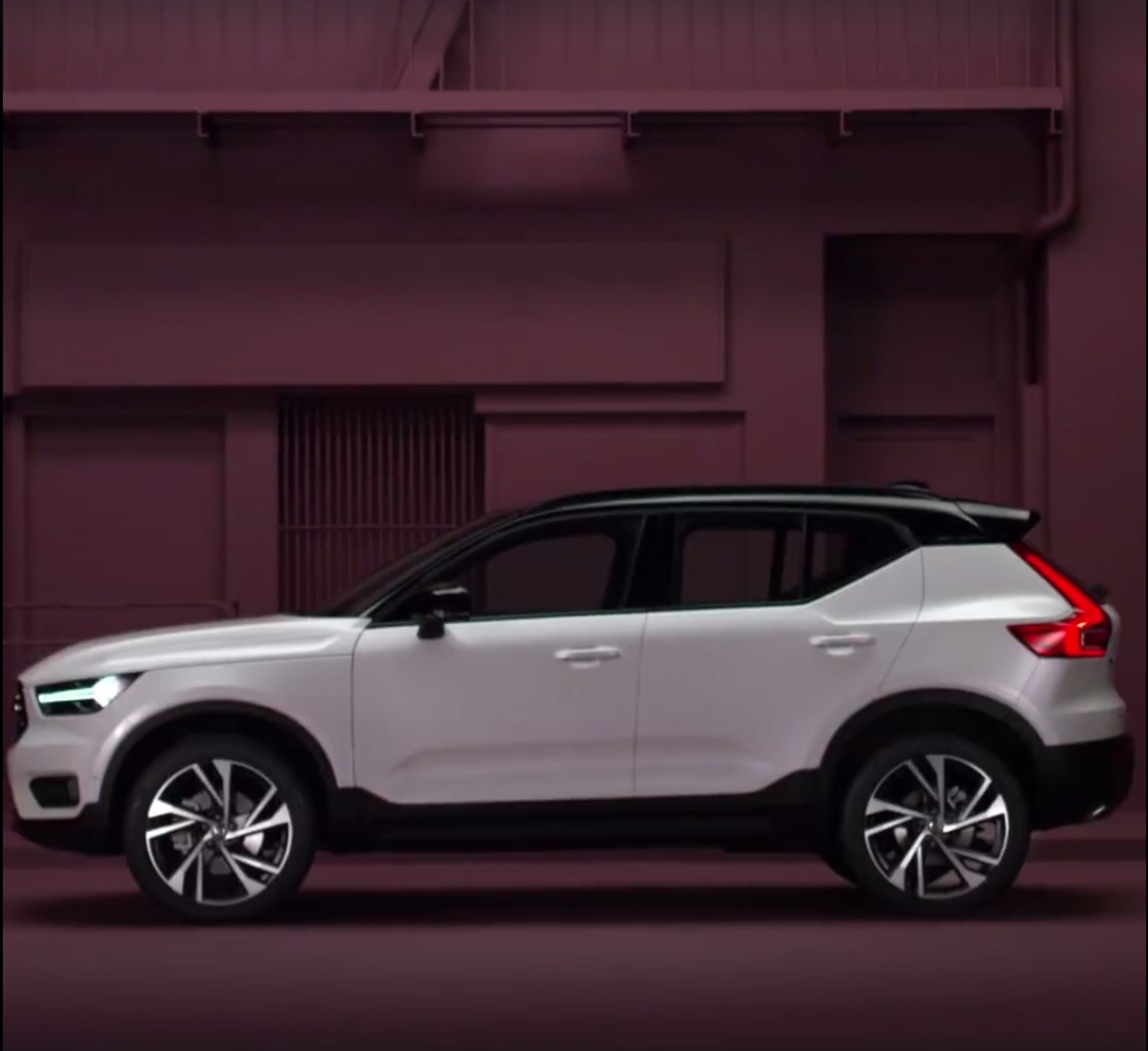 volvo xc40 bat ngo lo dien hoan chinh truoc them ra mat