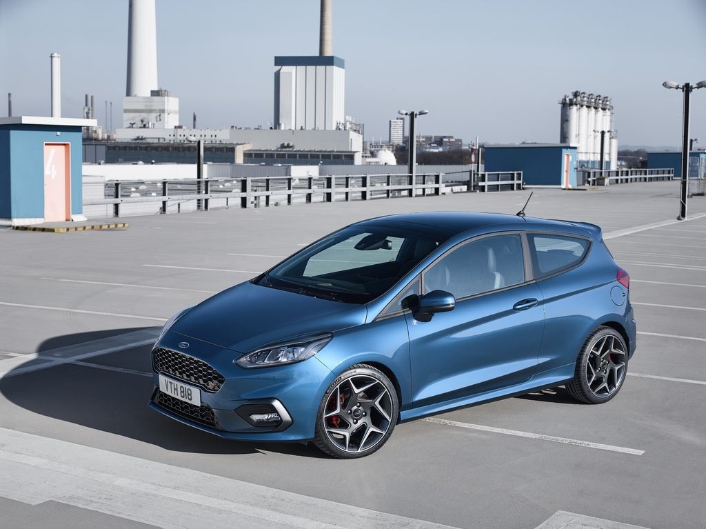 Ford ford khai tu fiesta tai que nha my