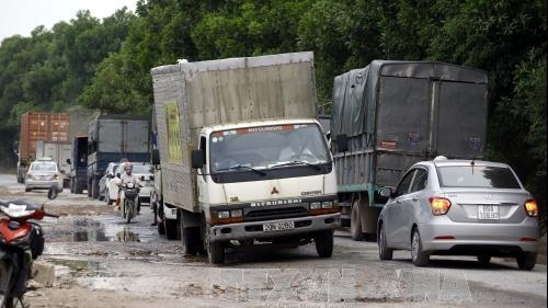 Giải cứu con đường bị "băm" nát vì tài xế né trạm thu phí Quốc lộ 5