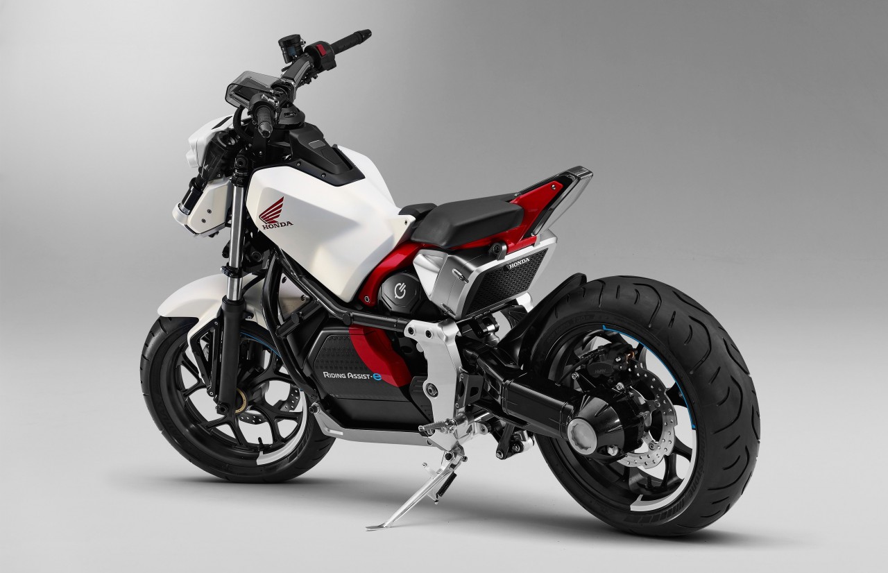 tokyo 2017 honda gioi thieu xe may dien tu can bang riding assist e