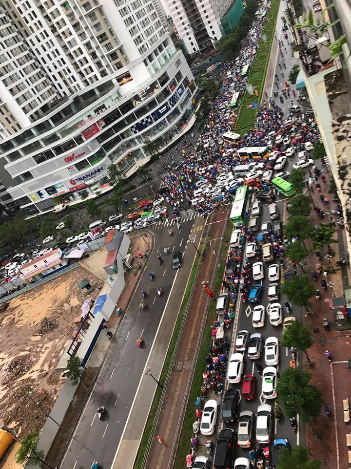 giao thong thu do be tac sau con mua lon sang ngay 1010