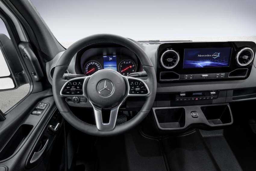 Mercedes-Benz Sprinter hoàn toàn mới lộ ảnh nội thất đầy hiện đại mercedes benz sprinter hoan toan moi lo anh noi that day hien dai