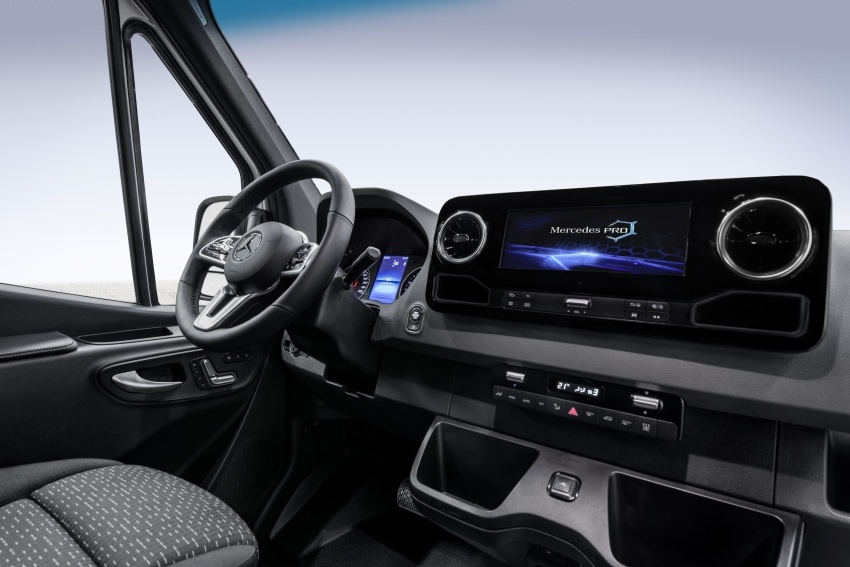 Mercedes-Benz Sprinter hoàn toàn mới lộ ảnh nội thất đầy hiện đại mercedes benz sprinter hoan toan moi lo anh noi that day hien dai