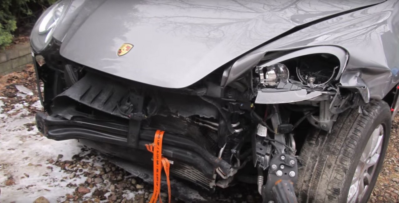 "Đống sắt vụn" Porsche Cayenne hồi sinh thần kỳ dưới tay thợ máy Nga dong sat vun porsche cayenne hoi sinh than ky duoi tay tho may nga