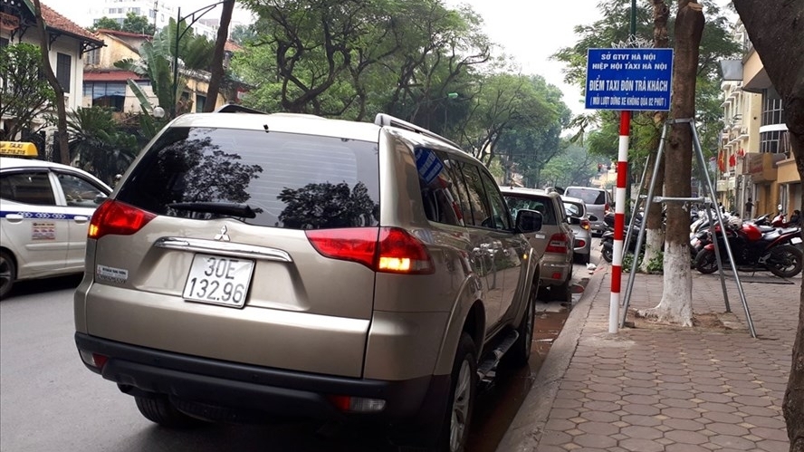 Thí điểm điểm dừng, đón, trả khách taxi: Nhiều người dân và tài xế chưa biết