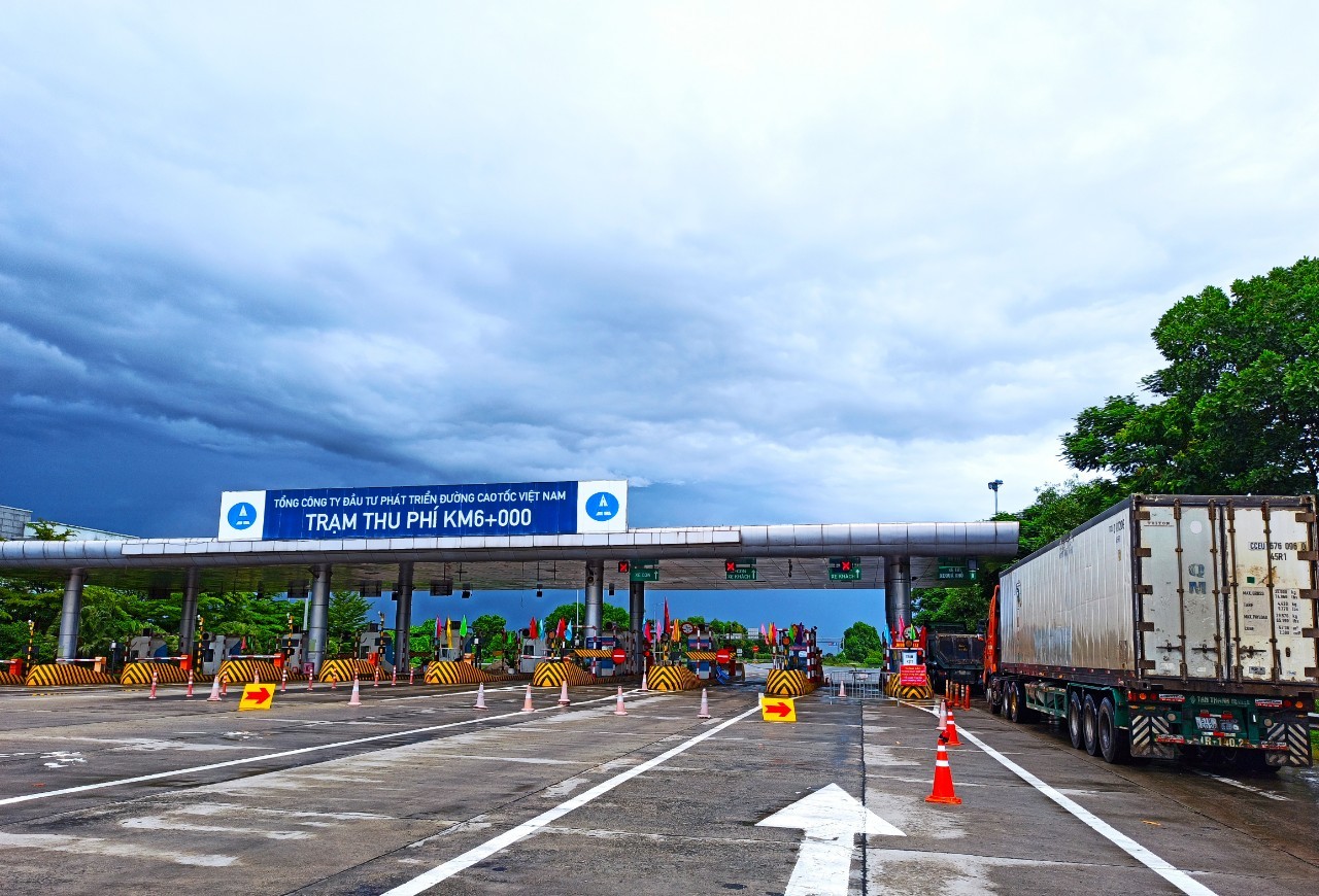 Thu phí không dừng tăng từ ngày 1/1/2023 Thu phí không dừng tăng từ ngày 1/1/2023