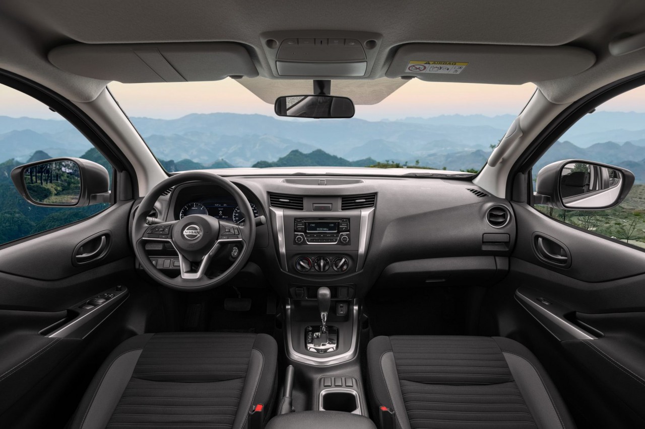 Nissan Navara EL 2WD - Ngôi sao bán tải tầm giá dưới 700 triệu