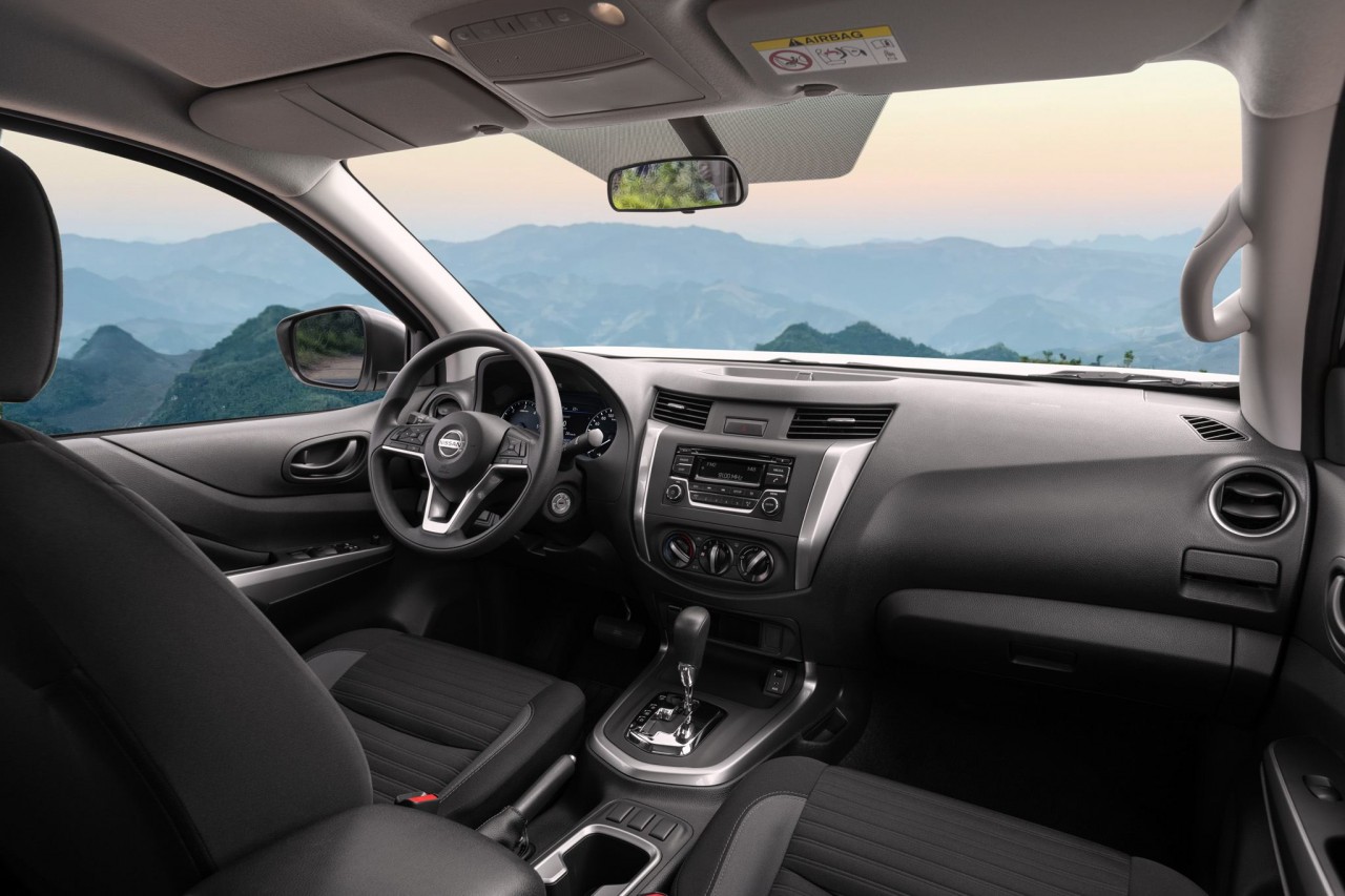 Nissan Navara EL 2WD - Ngôi sao bán tải tầm giá dưới 700 triệu