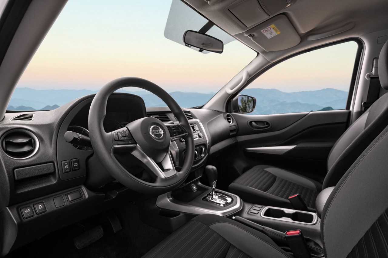 Nissan Navara EL 2WD - Ngôi sao bán tải tầm giá dưới 700 triệu