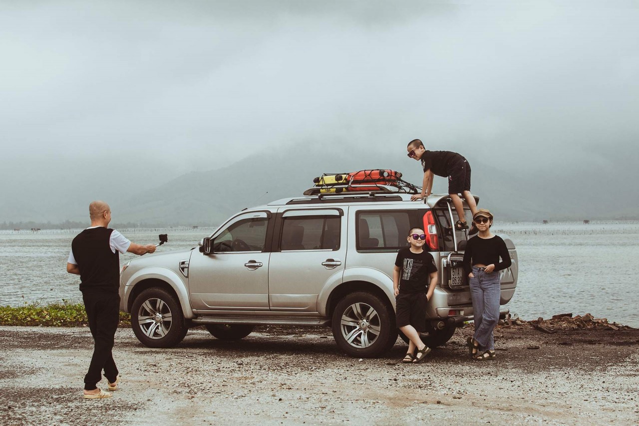 Ông bà U80 và con cháu xuyên Việt 5.500km trong 14 ngày cùng Ford Everest Gia đình 3 thế hệ cùng lái xe đi xuyên Việt