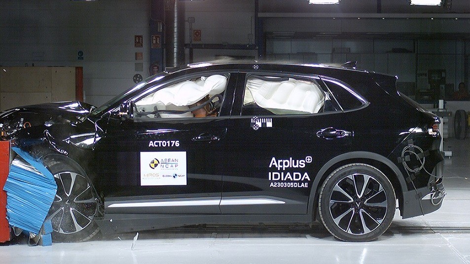 VinFast VF8 đạt 5 sao cao nhất trong bài kiểm tra của ASEAN NCAP