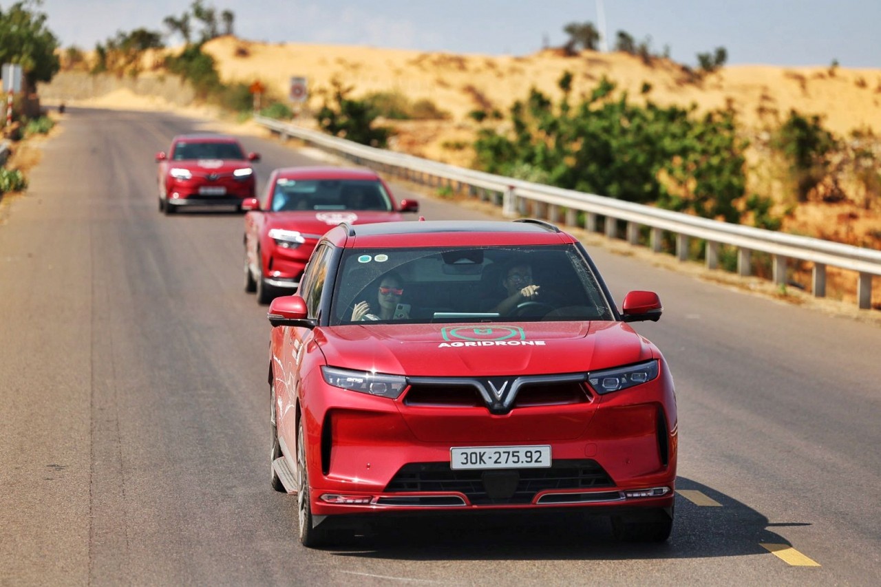 Chủ xe VinFast VF9 xuyên việt hơn 4.000km, cảm nhận tốt hơn hẳn VF8 Chủ xe VinFast VF9 xuyên việt hơn 4.000km, cảm nhận tốt hơn hẳn VF8