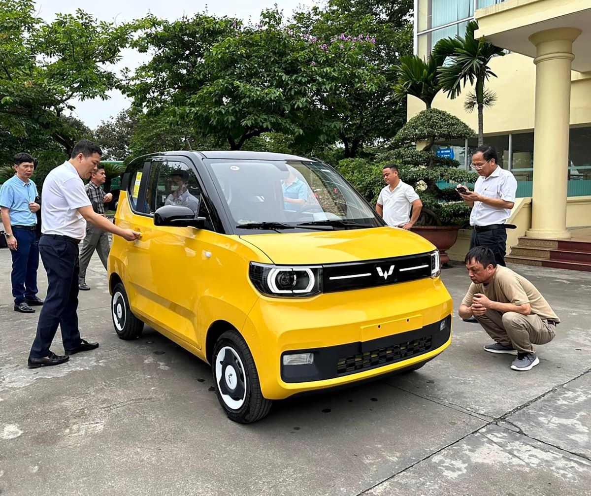 Ô tô điện mini Wuling HongGuang lắp ráp tại Việt Nam lần đầu lộ diện Ô tô điện mini Wuling HongGuang lắp ráp tại Việt Nam lần đầu lộ diện
