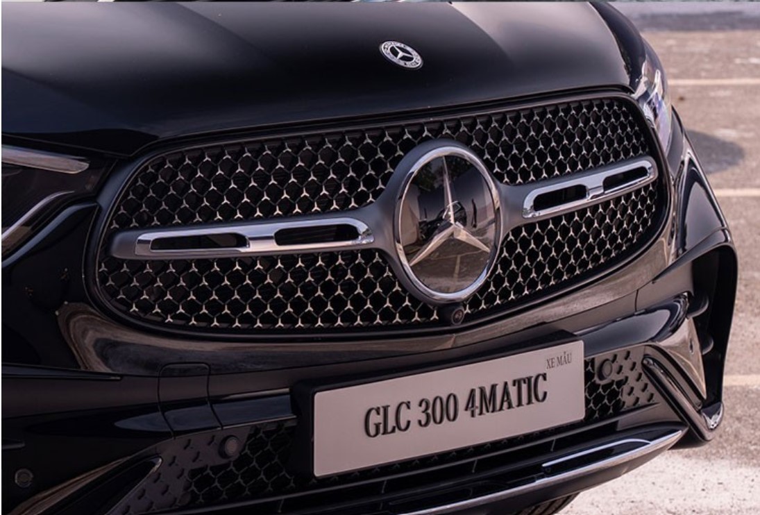 So sánh hai phiên bản của Mercedes-Benz GLC 2023 đang bán tại Việt Nam So sánh hai phiên bản của Mercedes-Benz GLC 2023 đang bán tại Việt Nam
